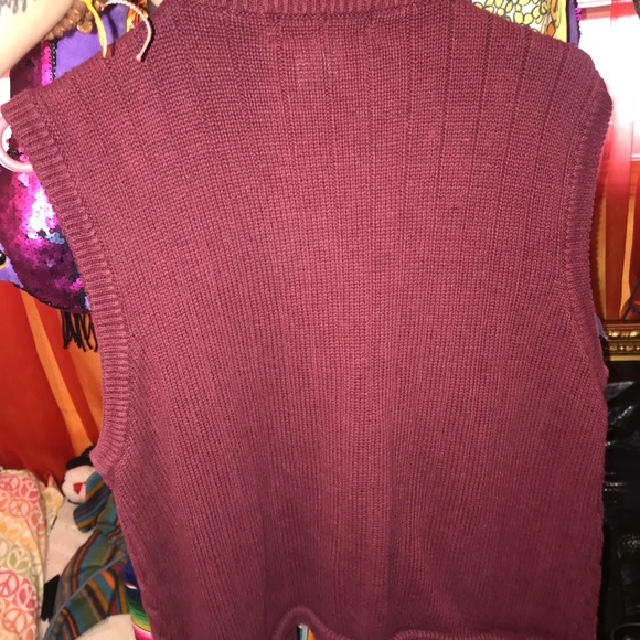 Maroon knit vest - Picture 2 of 2